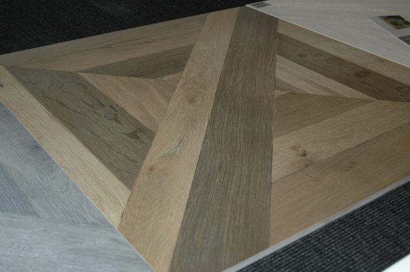 Showroom Artipose — Zone cuisine avec carrelage effet béton