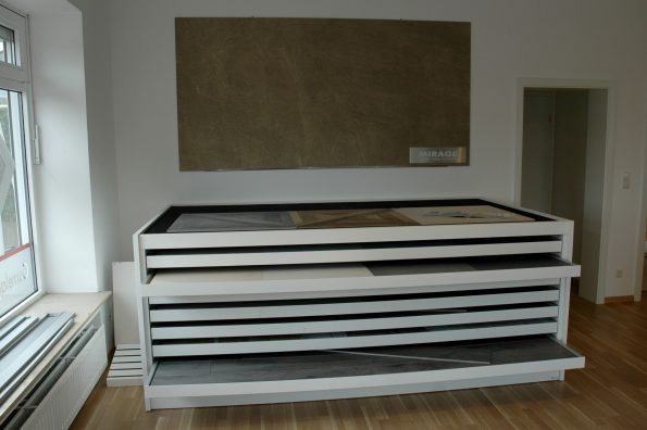 Showroom Artipose — Présentoir de carrelages haut de gamme